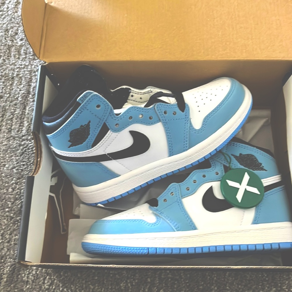 Adorable *NEW* Air Jordan - back to school!